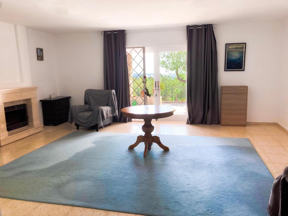 Chalet situado en una zona muy tranquila de Calpe Exterior foto