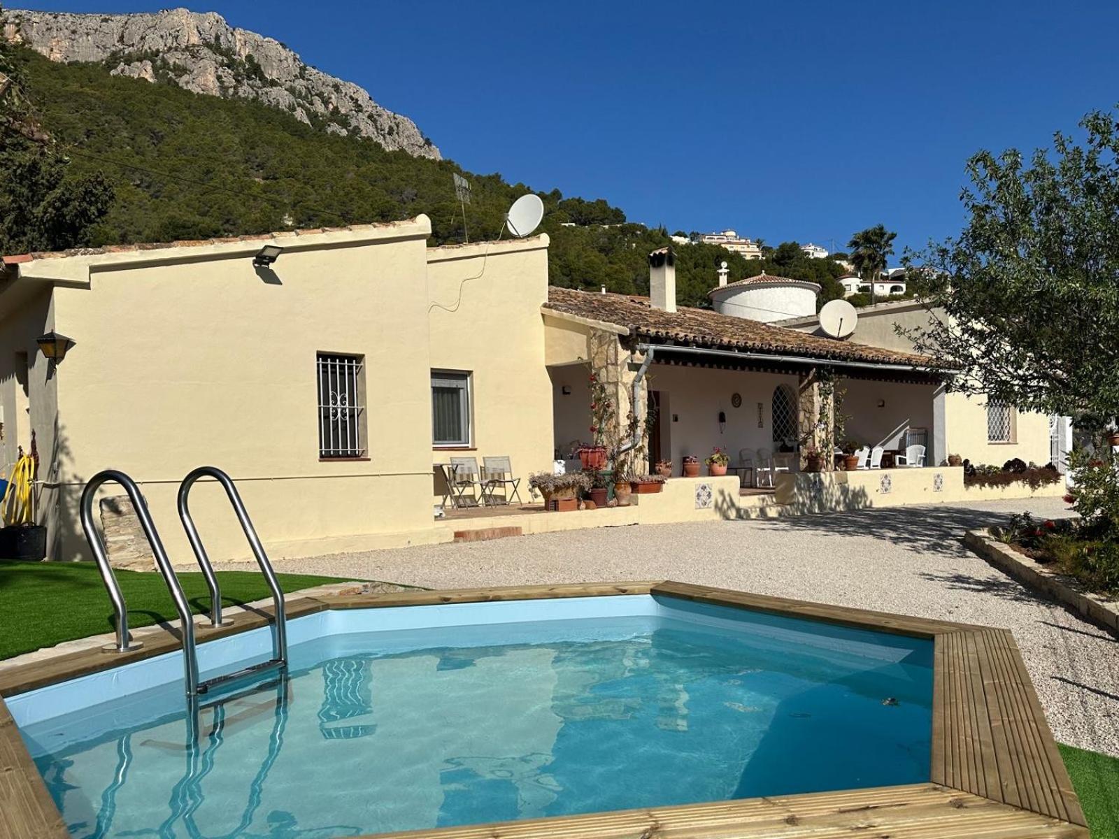 Chalet situado en una zona muy tranquila de Calpe Exterior foto