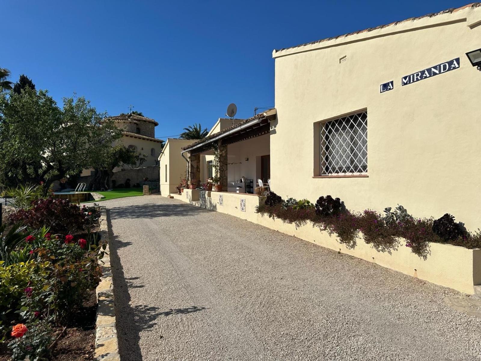 Chalet situado en una zona muy tranquila de Calpe Exterior foto